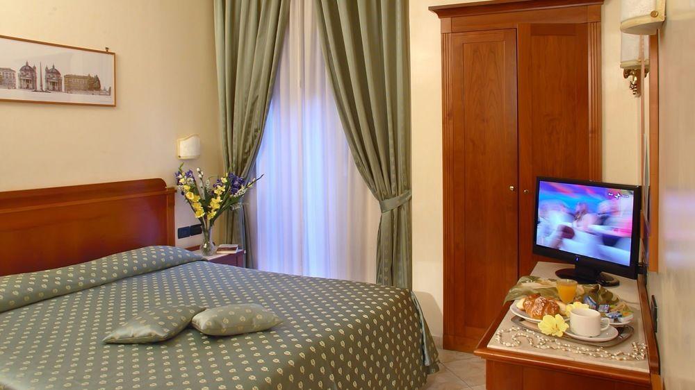רומא Hotel Smeraldo מראה חיצוני תמונה